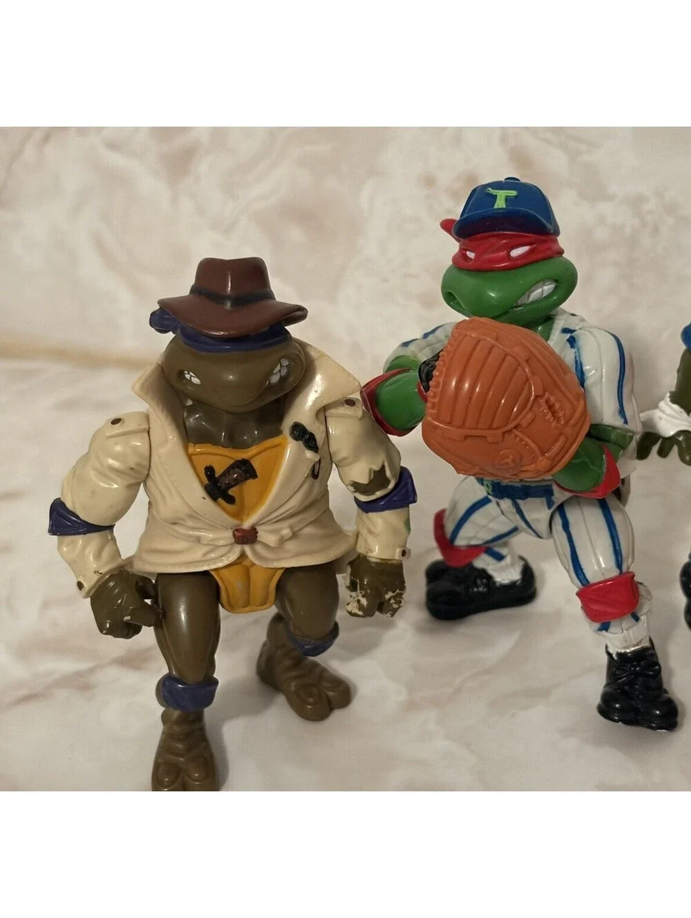 Lot of 4 Vintage TMNT Teenage Mutant Ninja Turtles 1992 Action Figures Toys